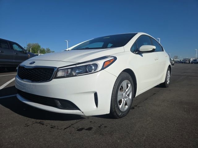 Used 2017 Kia Forte LX image 2