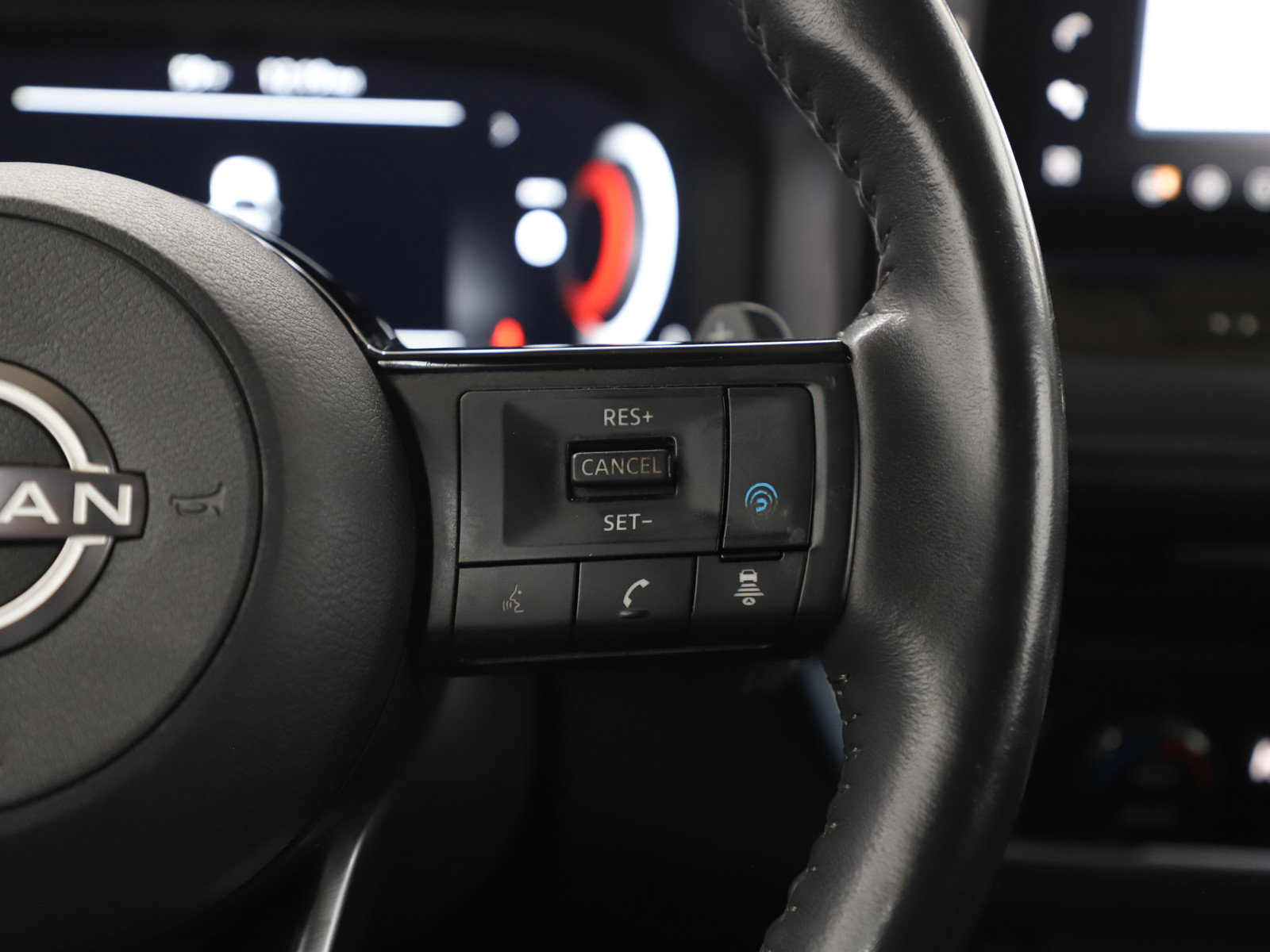 Used 2024 Nissan Rogue SL image 28