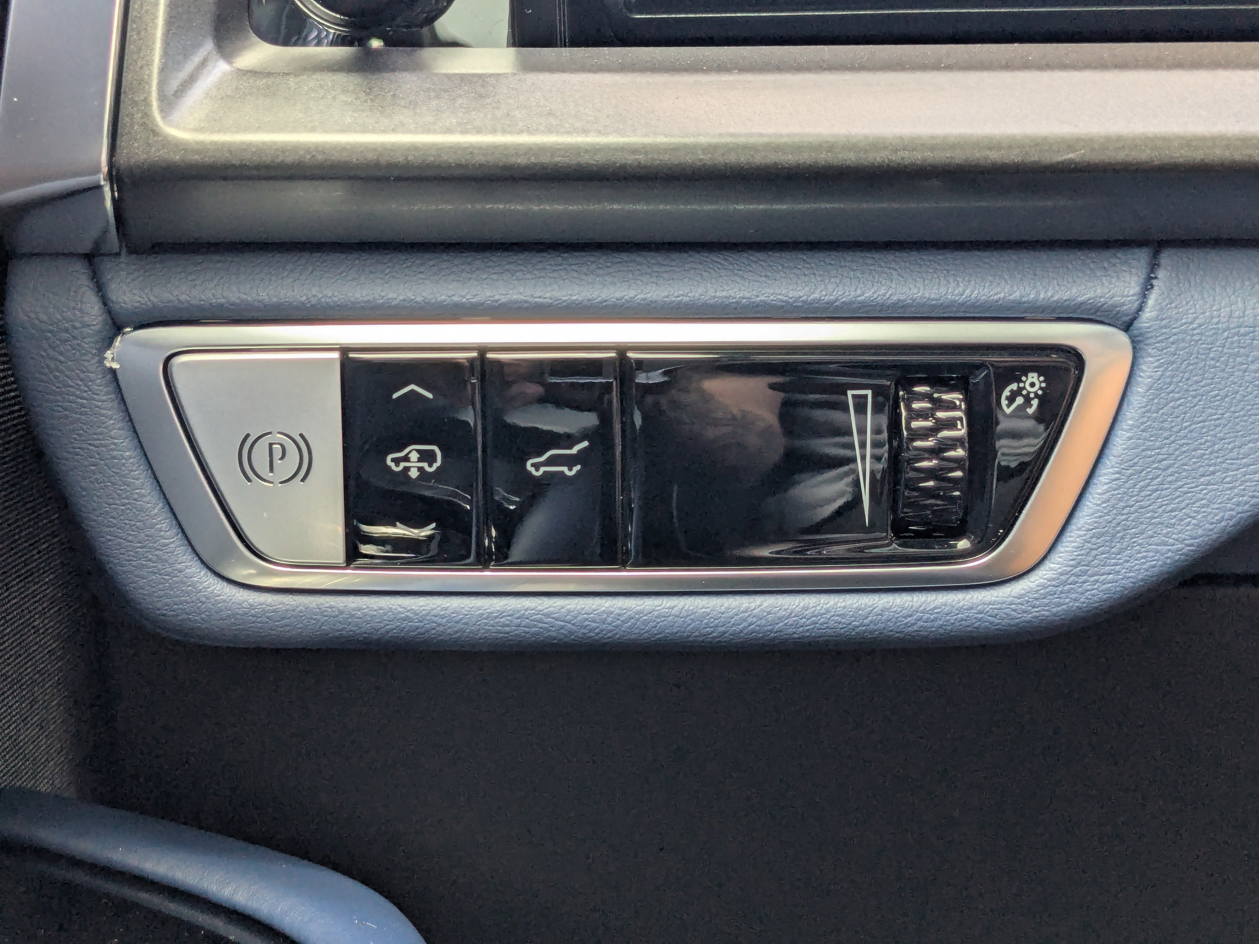 New 2026 Cadillac Vistiq Premium Luxury w/ LPO, Floor Liner Package image 36