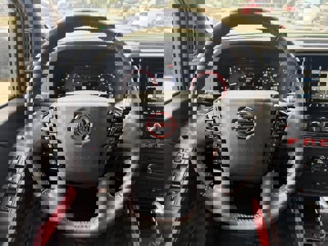 Used 2025 Nissan Frontier PRO-4X image 16