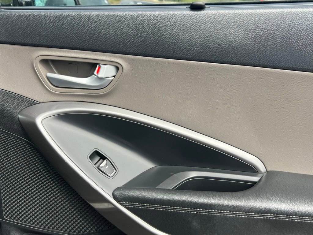 Used 2017 Hyundai Santa Fe SE w/ SE Premium Package 02 AWD/4WD image 22