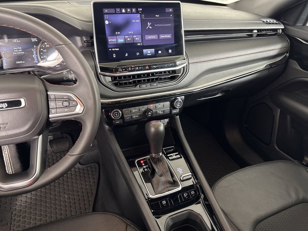 Used 2024 Jeep Compass Trailhawk image 26