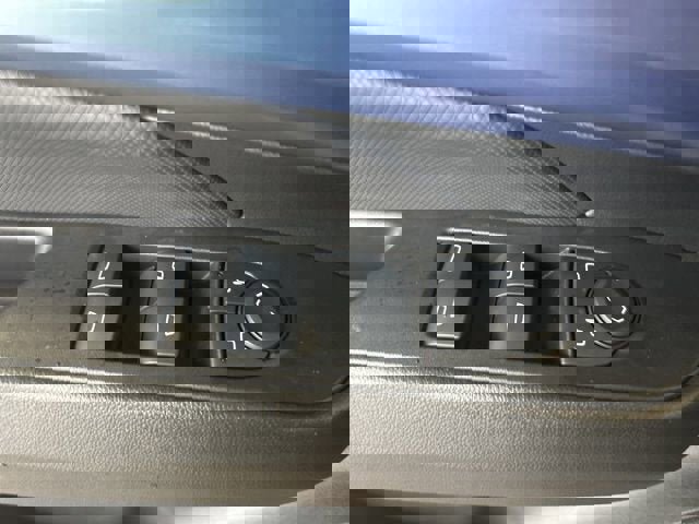 New 2025 Chevrolet Equinox EV LT image 21