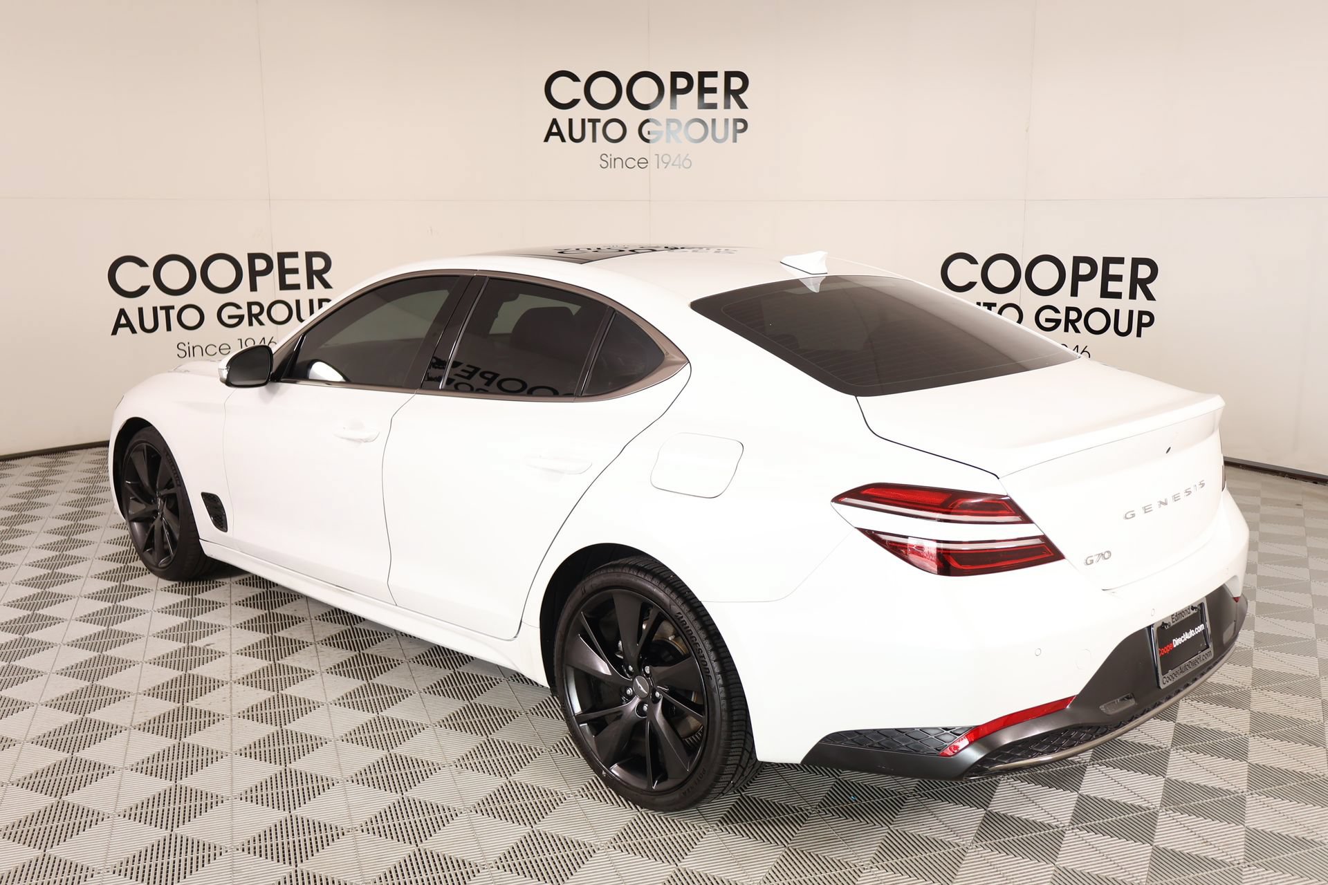 Used 2023 Genesis G70 2.0T w/ Sport Prestige Package RWD image 24
