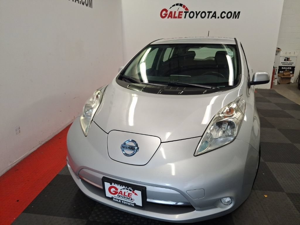 Used 2015 Nissan Leaf S w/ Charge Package FWD image 3