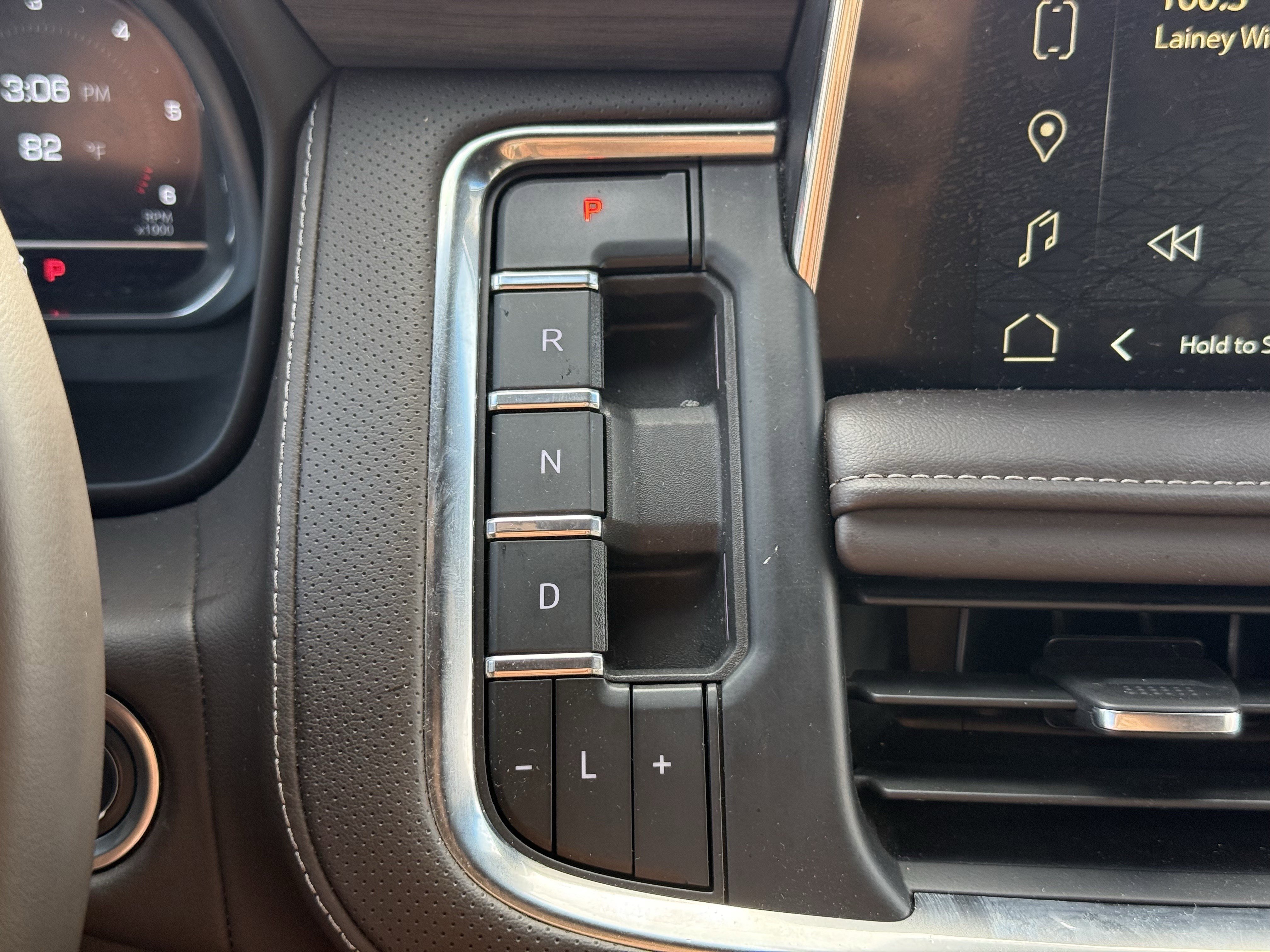 Used 2024 GMC Yukon SLT image 23