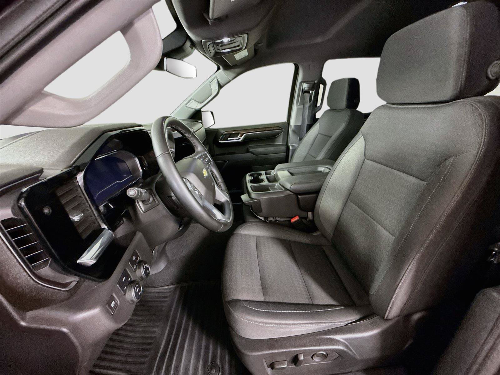 Used 2023 Chevrolet Silverado 1500 LT AWD/4WD image 15