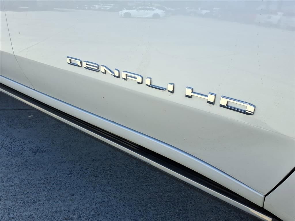 Used 2025 GMC Sierra 2500 Denali Ultimate image 11
