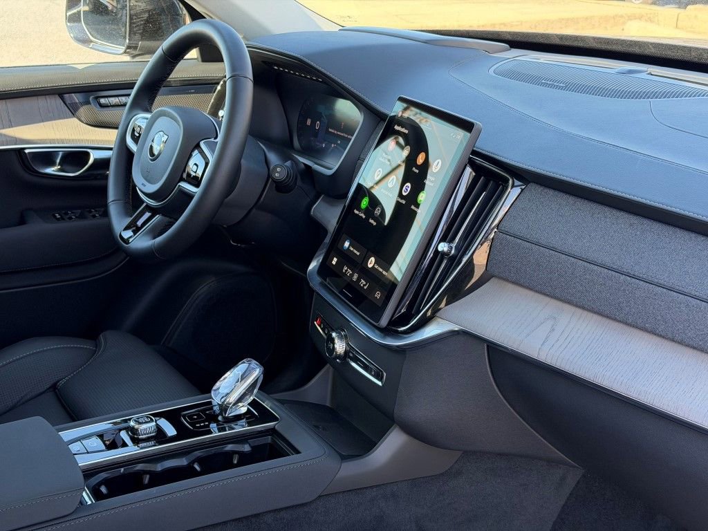 Certified 2025 Volvo XC90 T8 Ultra w/ Protection Package Premier image 14