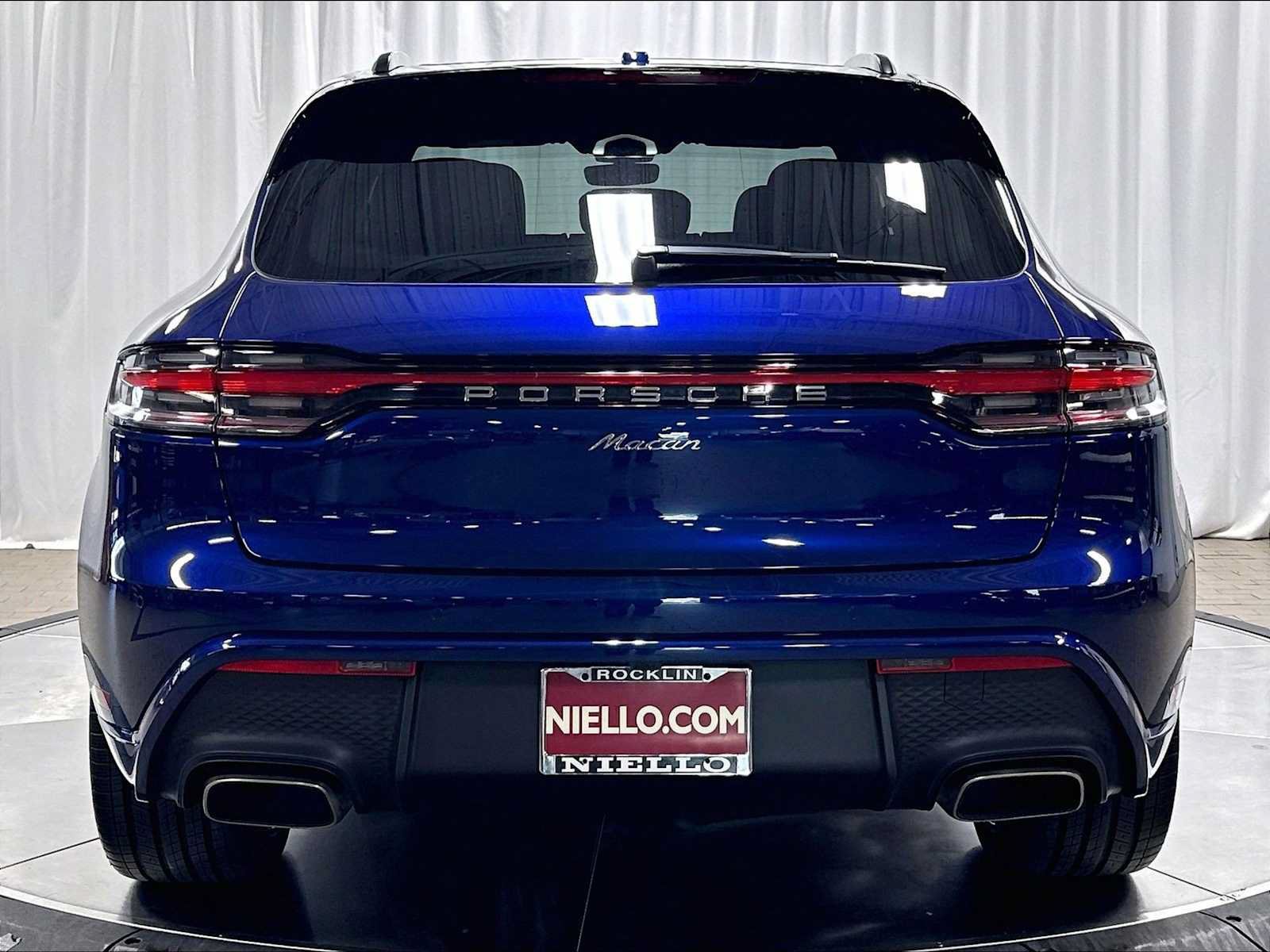 Used 2026 Porsche Macan AWD/4WD image 8