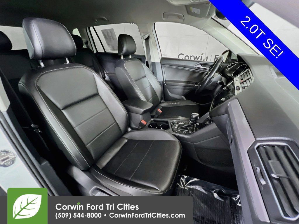 Used 2018 Volkswagen Tiguan SE w/ 3rd Row Seat Package AWD/4WD image 16