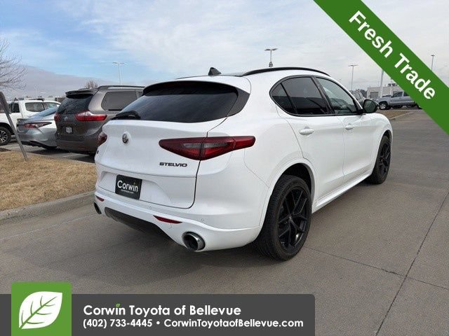 Used 2021 Alfa Romeo Stelvio Ti w/ Nero Edizione AWD/4WD image 8