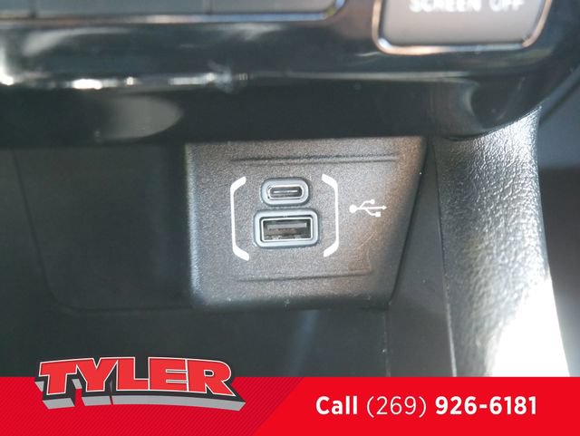 Used 2024 Jeep Compass Latitude AWD/4WD image 33
