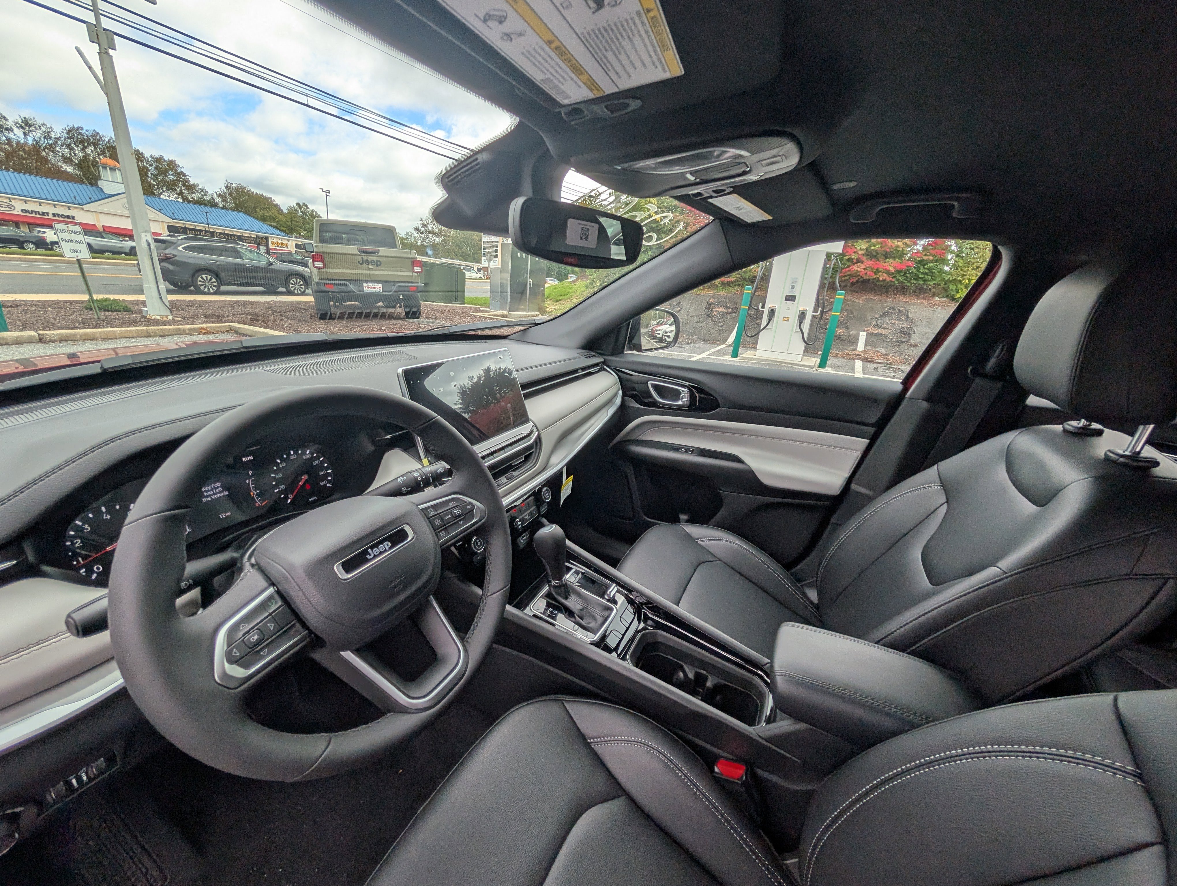 New 2026 Jeep Compass Limited image 9
