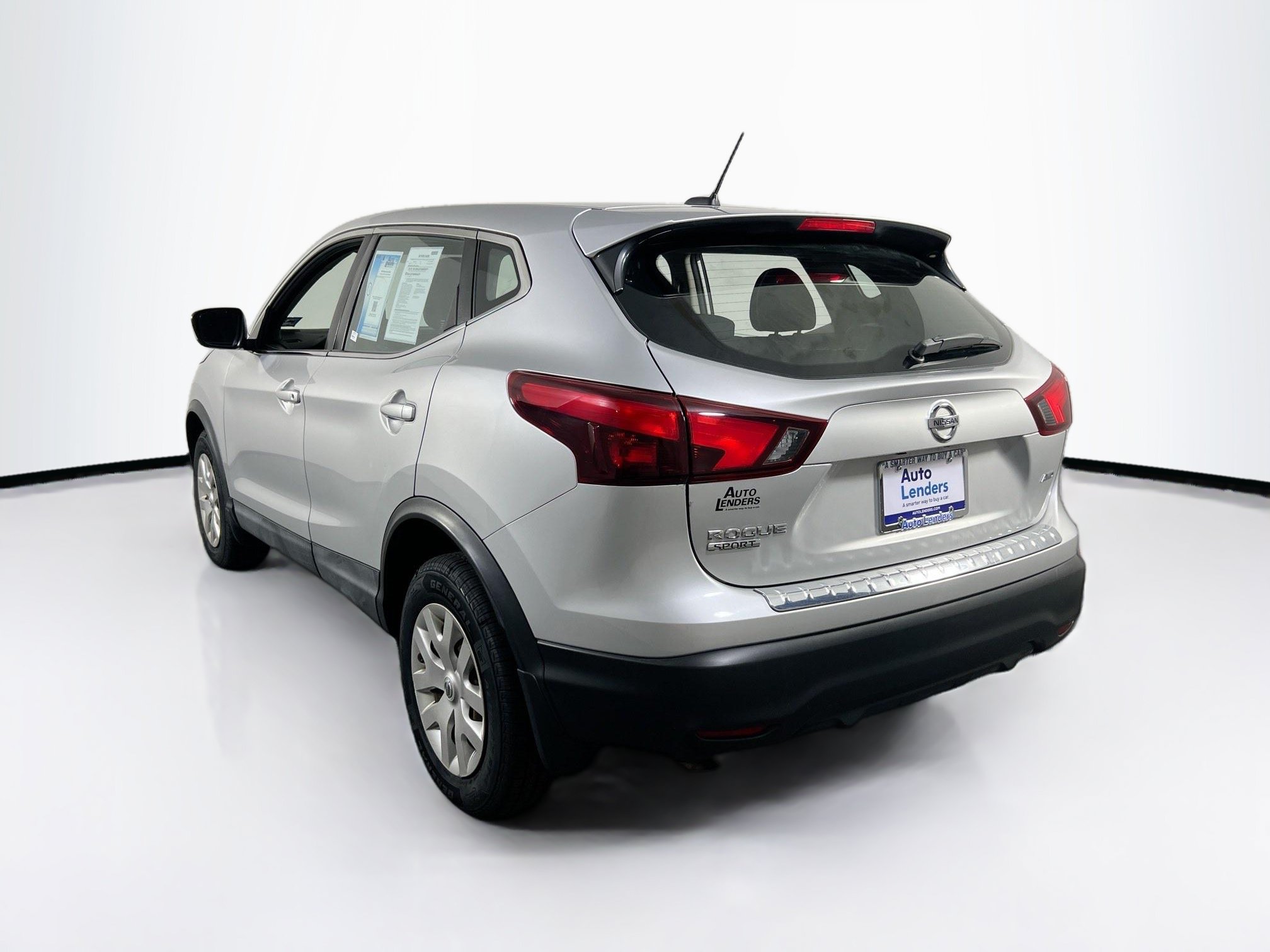 Used 2018 Nissan Rogue Sport S AWD/4WD image 7