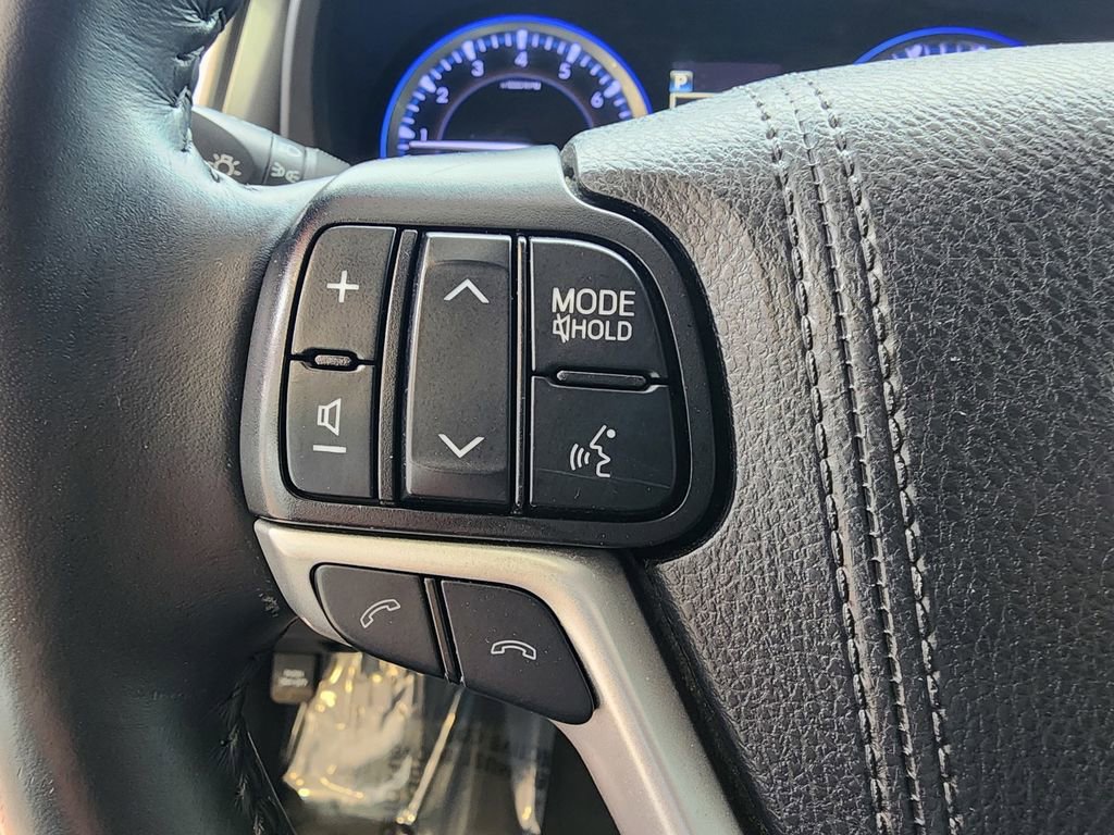 Used 2019 Toyota Highlander Limited FWD image 22
