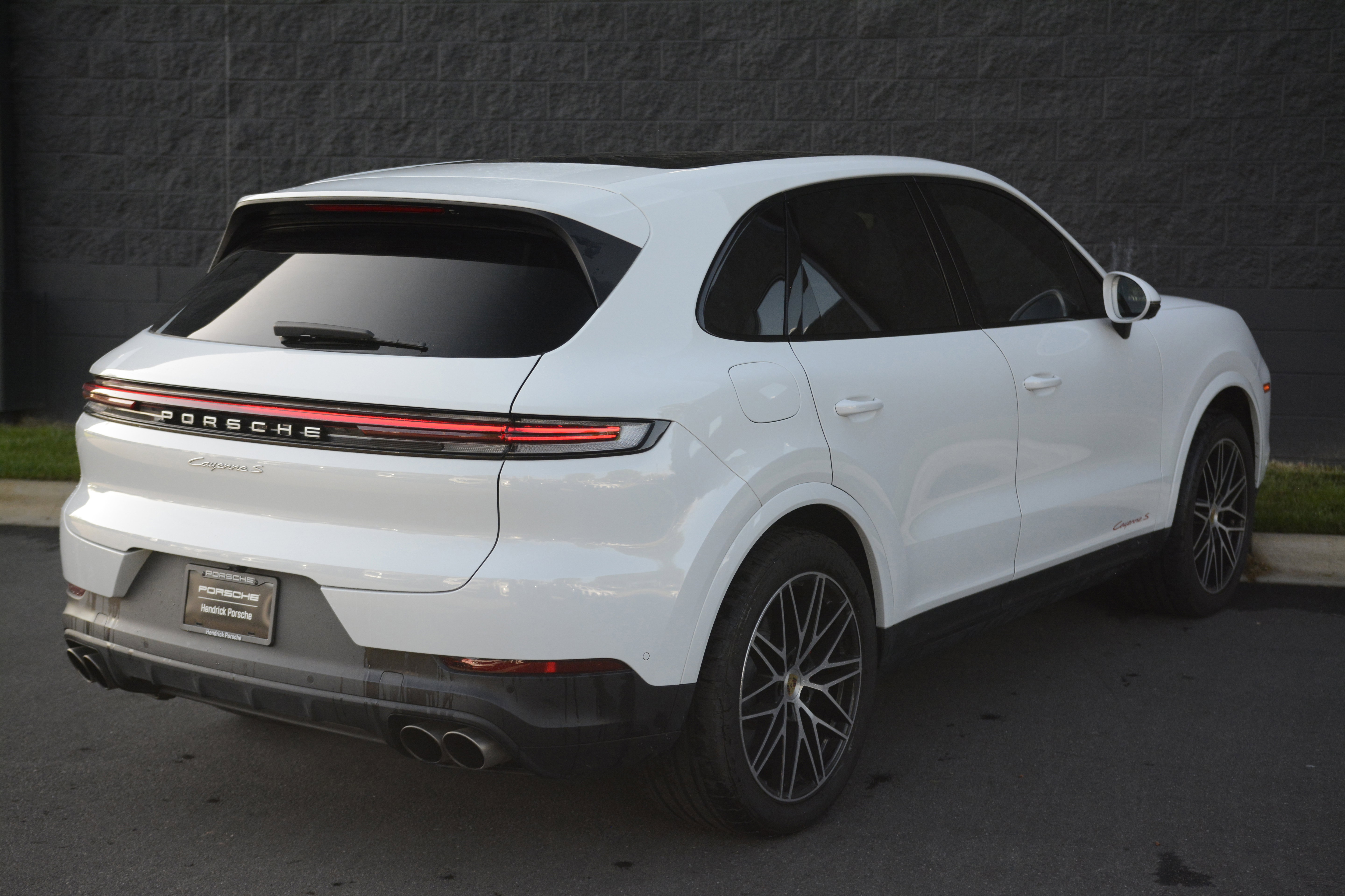 Certified 2024 Porsche Cayenne S AWD/4WD image 7