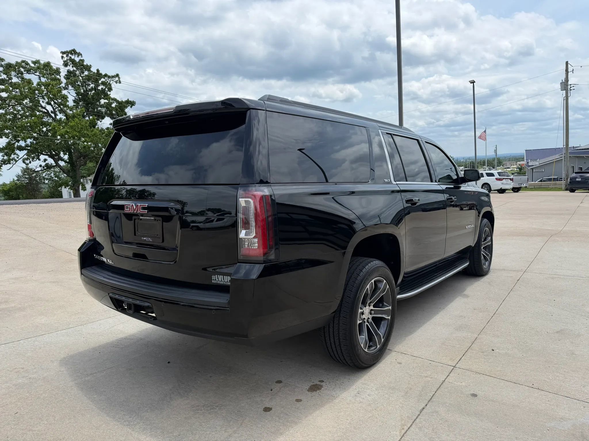 Used 2020 GMC Yukon XL SLT AWD/4WD image 9