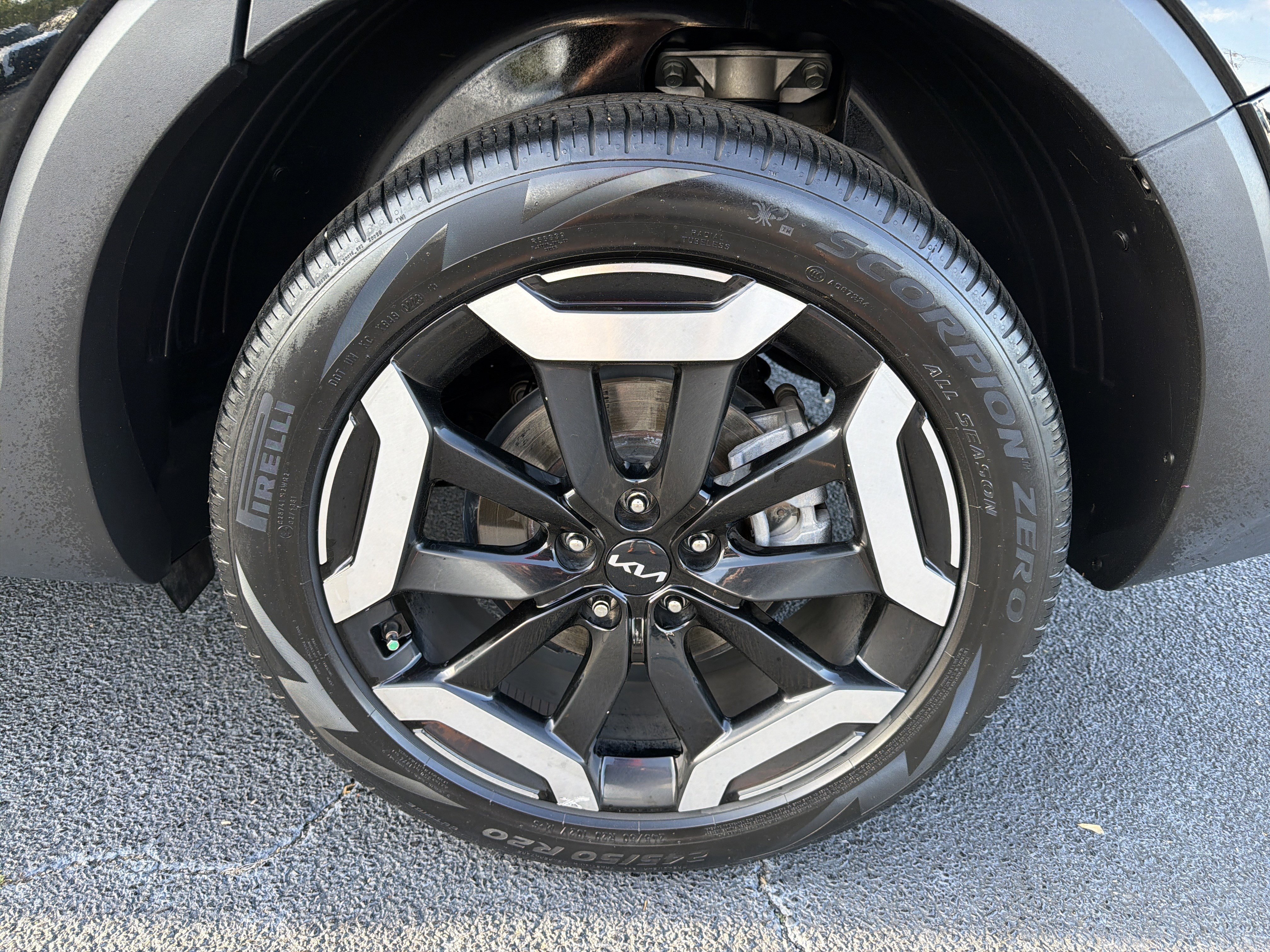 Used 2023 Kia Telluride EX w/ EX Captain's Chair Package image 20