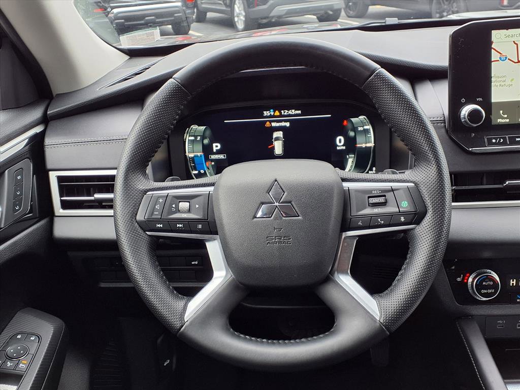 Used 2024 Mitsubishi Outlander SEL image 17