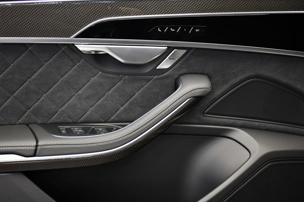 Used 2025 Audi S8 image 38