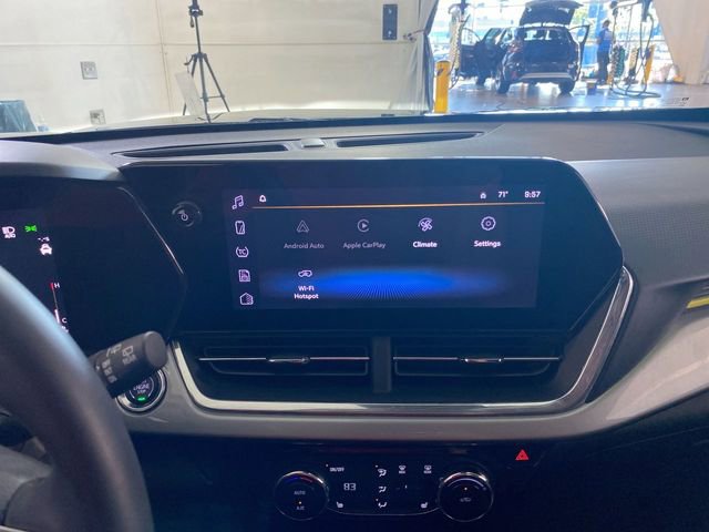 Used 2024 Chevrolet Trax LT w/ Driver Confidence Package FWD image 40