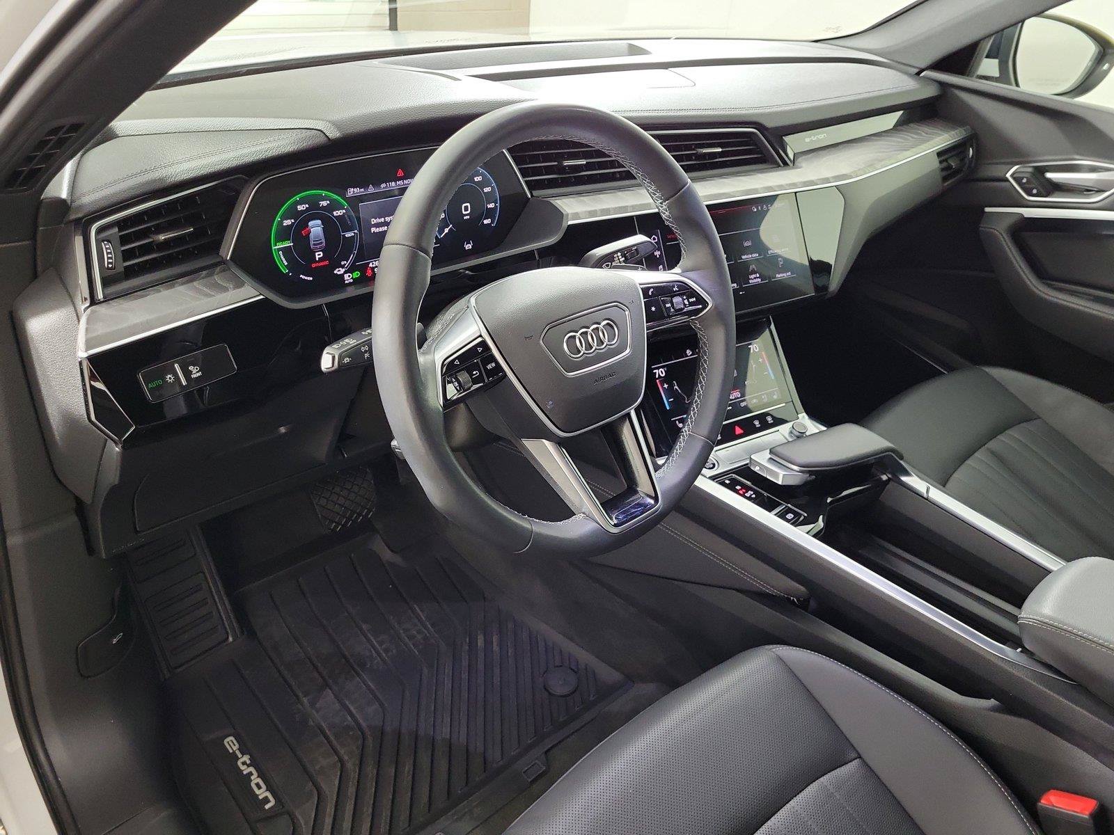 Used 2023 Audi e-tron Premium Plus w/ Premium Plus Package AWD/4WD image 22
