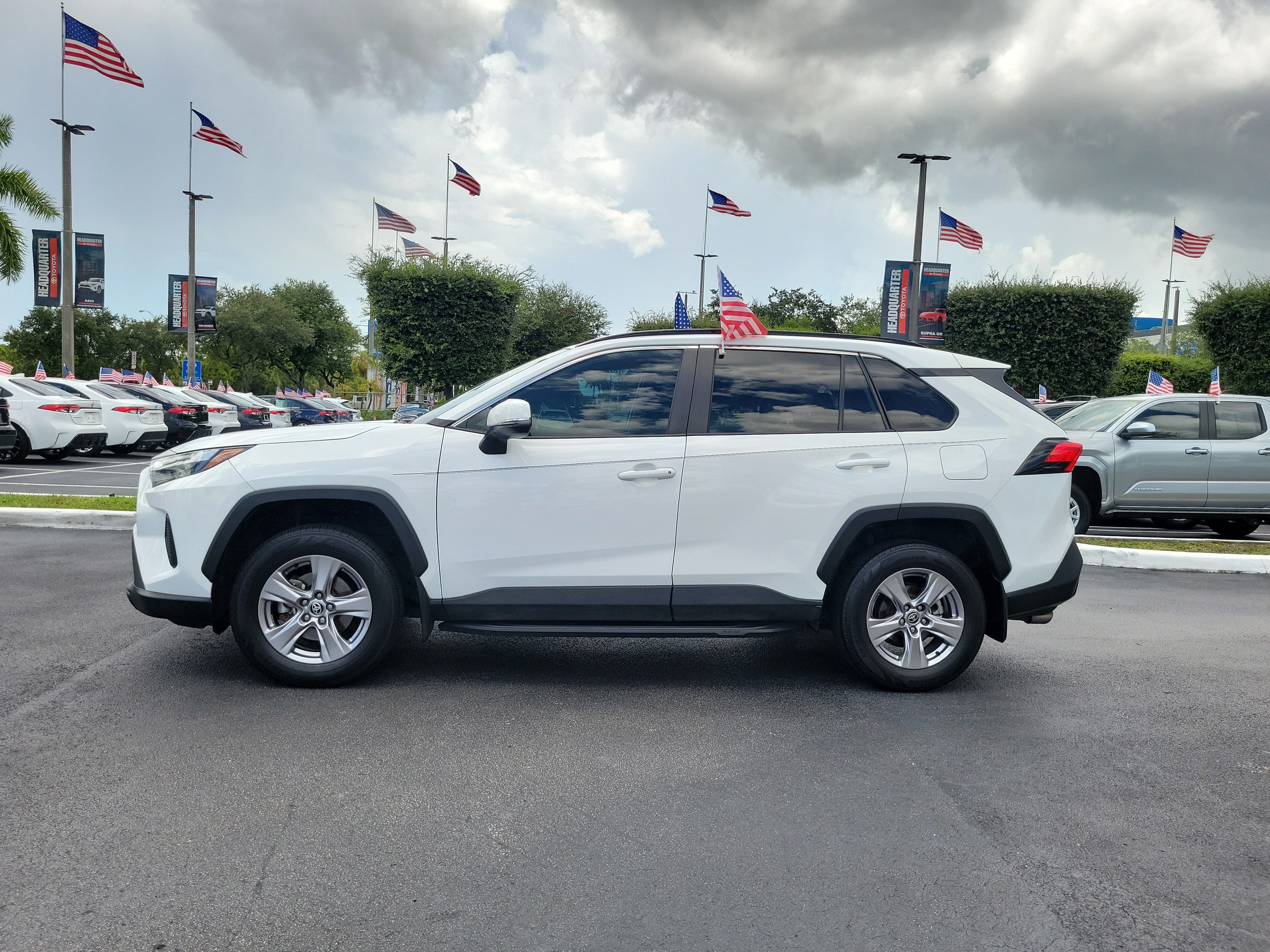 Used 2023 Toyota RAV4 XLE w/ Convenience Package FWD image 7