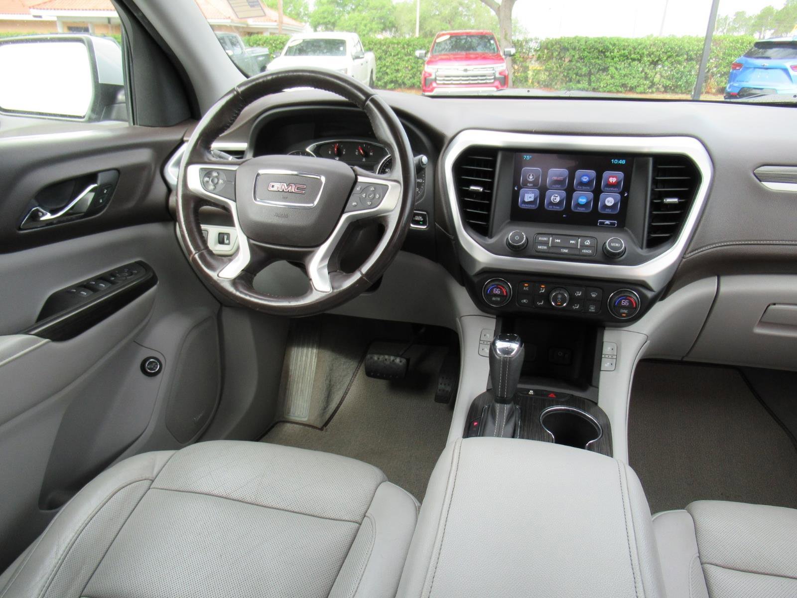 Used 2018 GMC Acadia SLT image 13