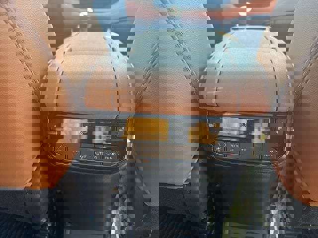 Used 2023 Toyota Highlander Platinum image 17