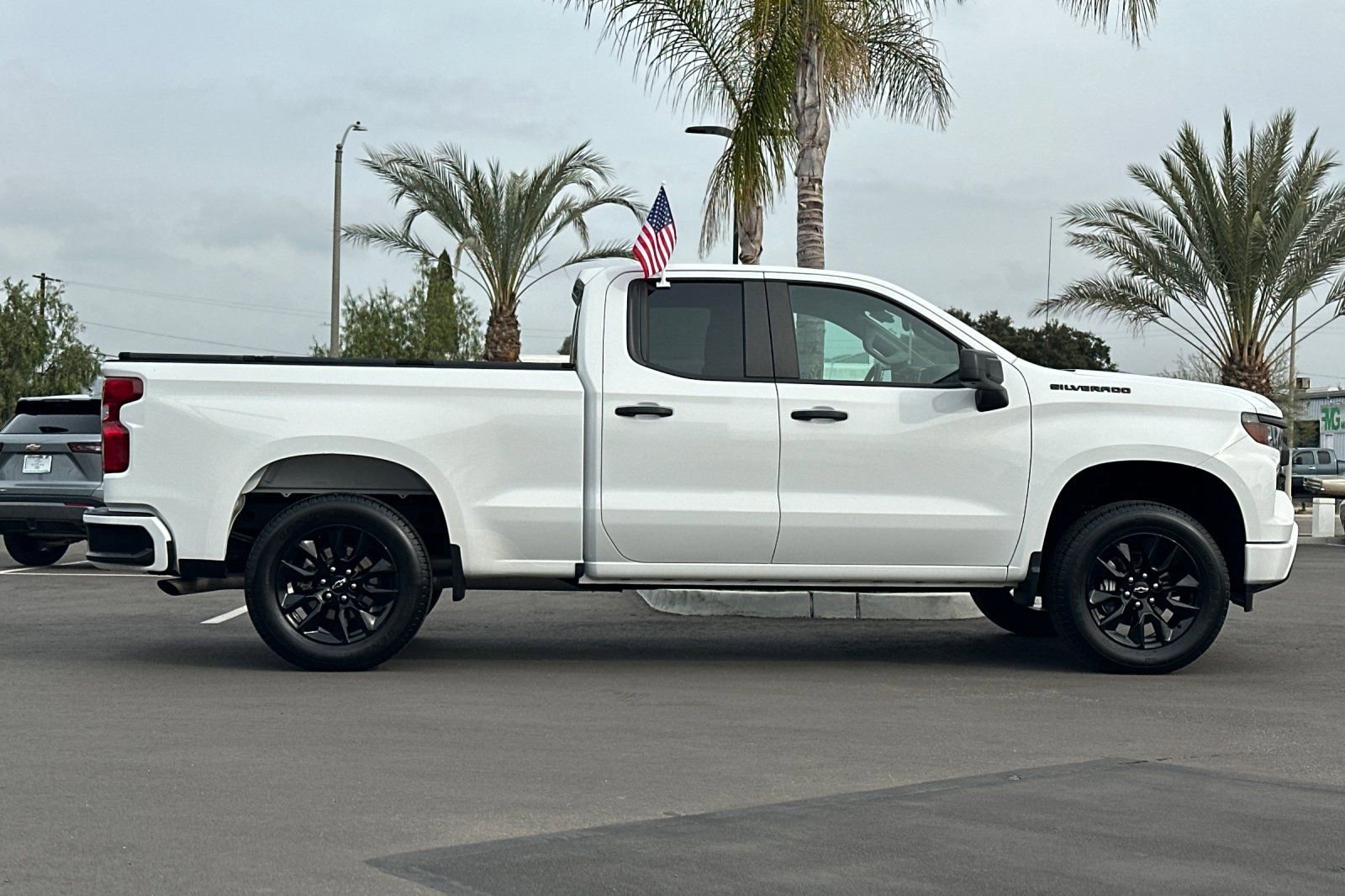 Used 2024 Chevrolet Silverado 1500 Custom image 3