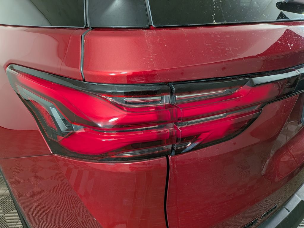 Certified 2022 Chevrolet Traverse RS w/ LPO, Floor Liner Package image 13