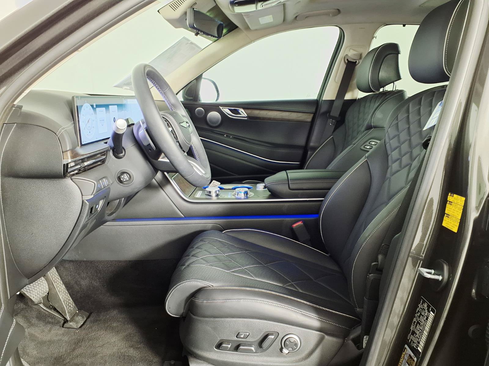 Certified 2025 Genesis GV80 3.5T Prestige AWD/4WD image 17