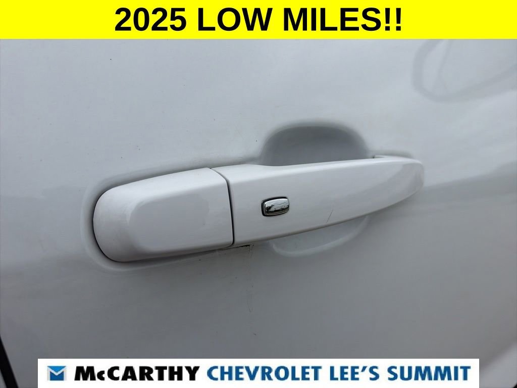 Used 2025 Chevrolet Blazer LT FWD image 23