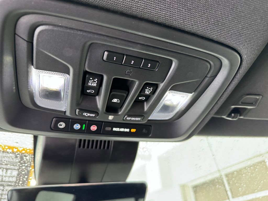 Certified 2025 GMC Sierra 1500 AT4 w/ AT4 Premium Package AWD/4WD image 23