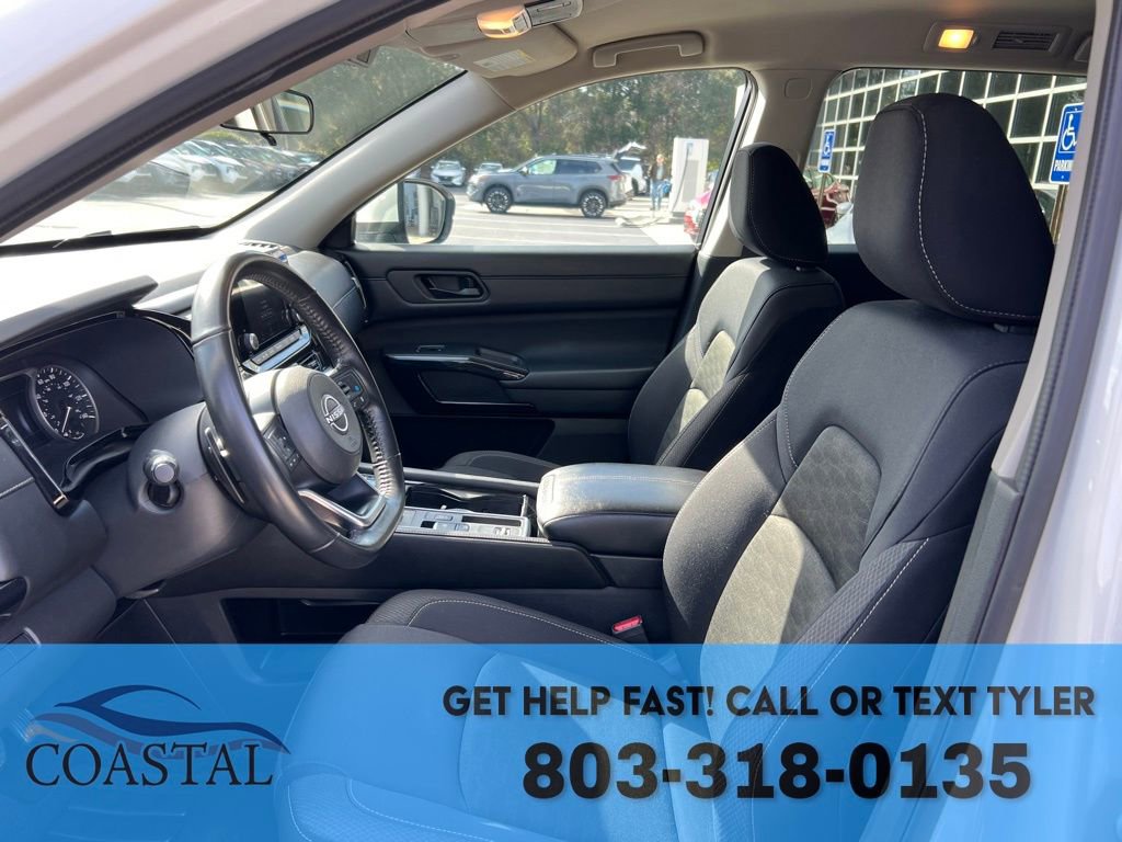 Used 2024 Nissan Pathfinder SV image 8