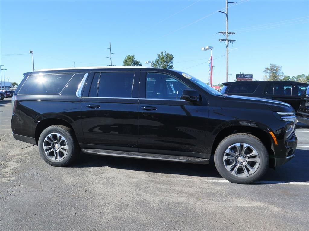 New 2026 Chevrolet Suburban LT w/ Comfort Package image 3