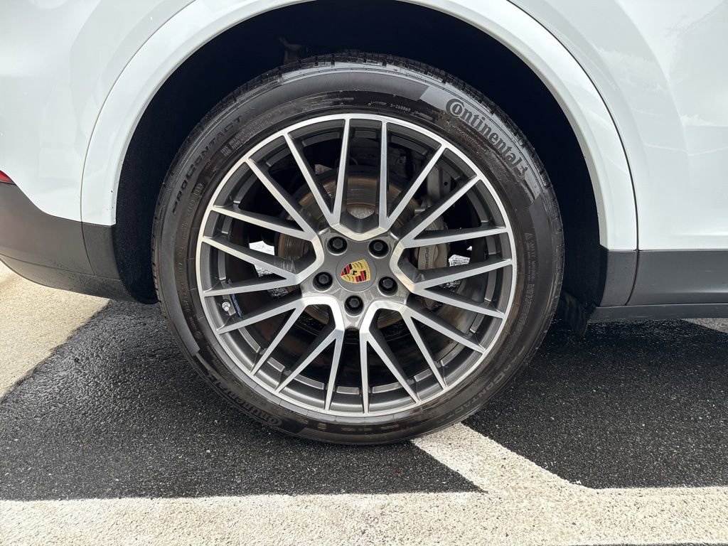 Used 2022 Porsche Cayenne S image 9