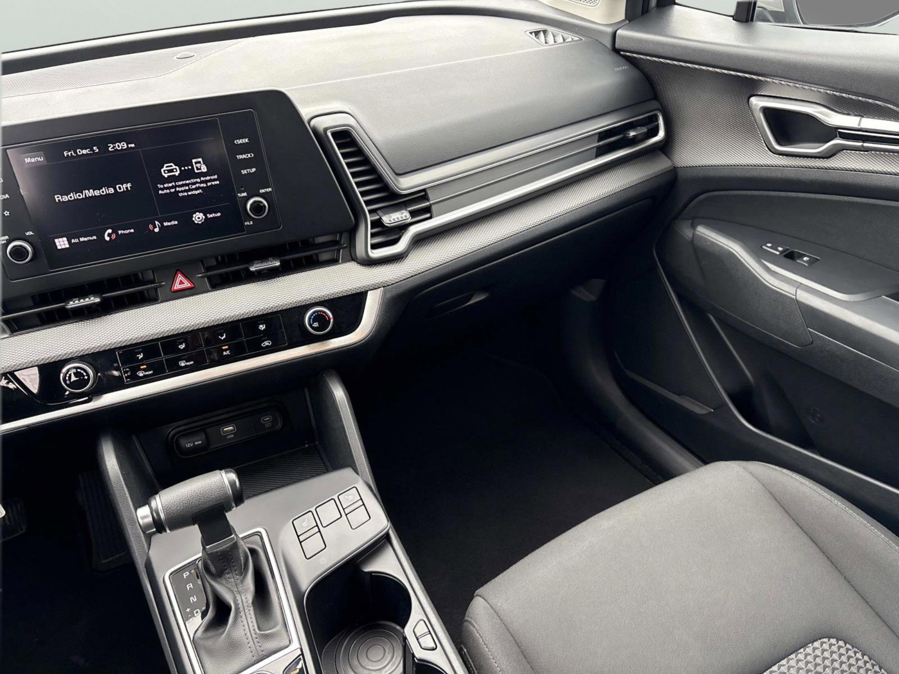 Used 2023 Kia Sportage LX image 15