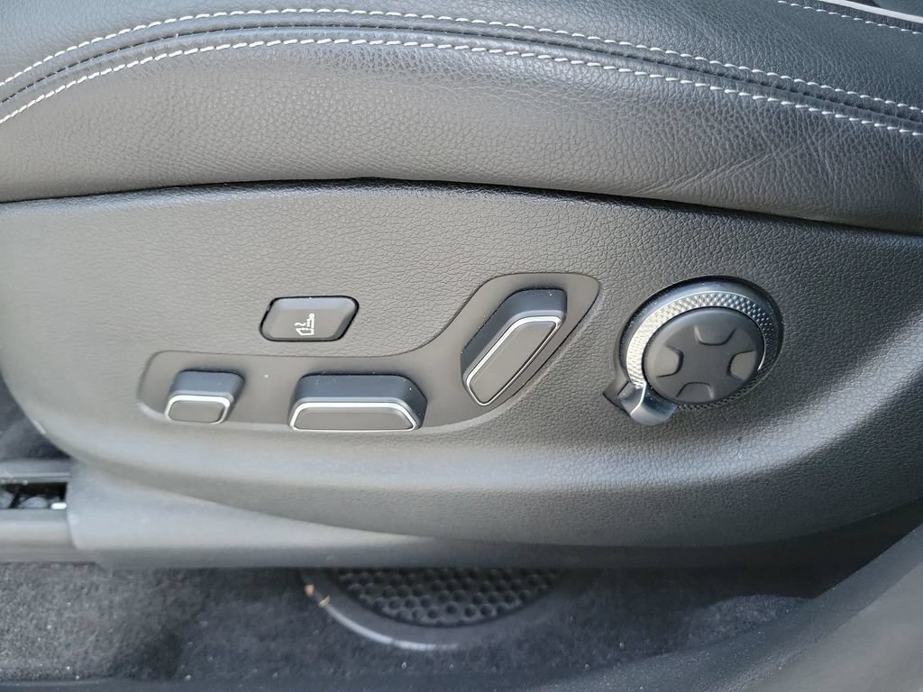 Used 2025 Genesis GV70 2.5T w/ Sport Prestige Package AWD/4WD image 19