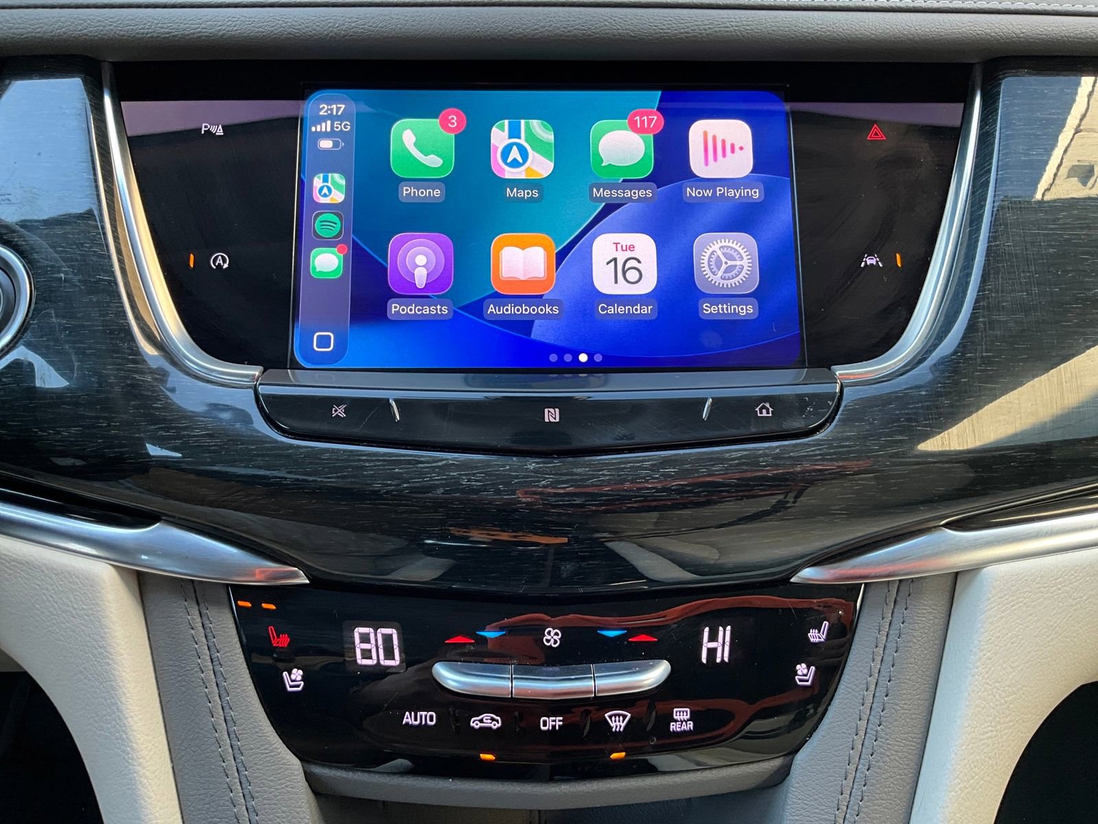 Certified 2021 Cadillac XT6 Premium Luxury image 22