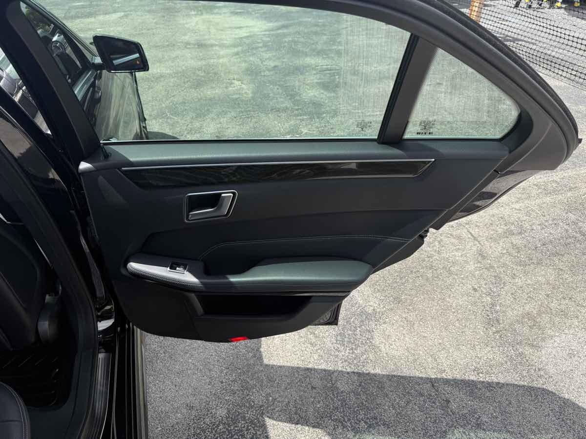 Used 2015 Mercedes-Benz E 350 4MATIC Sedan image 19