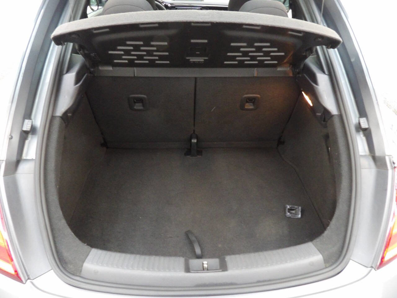 Used 2013 Volkswagen Beetle 2.5 FWD image 11