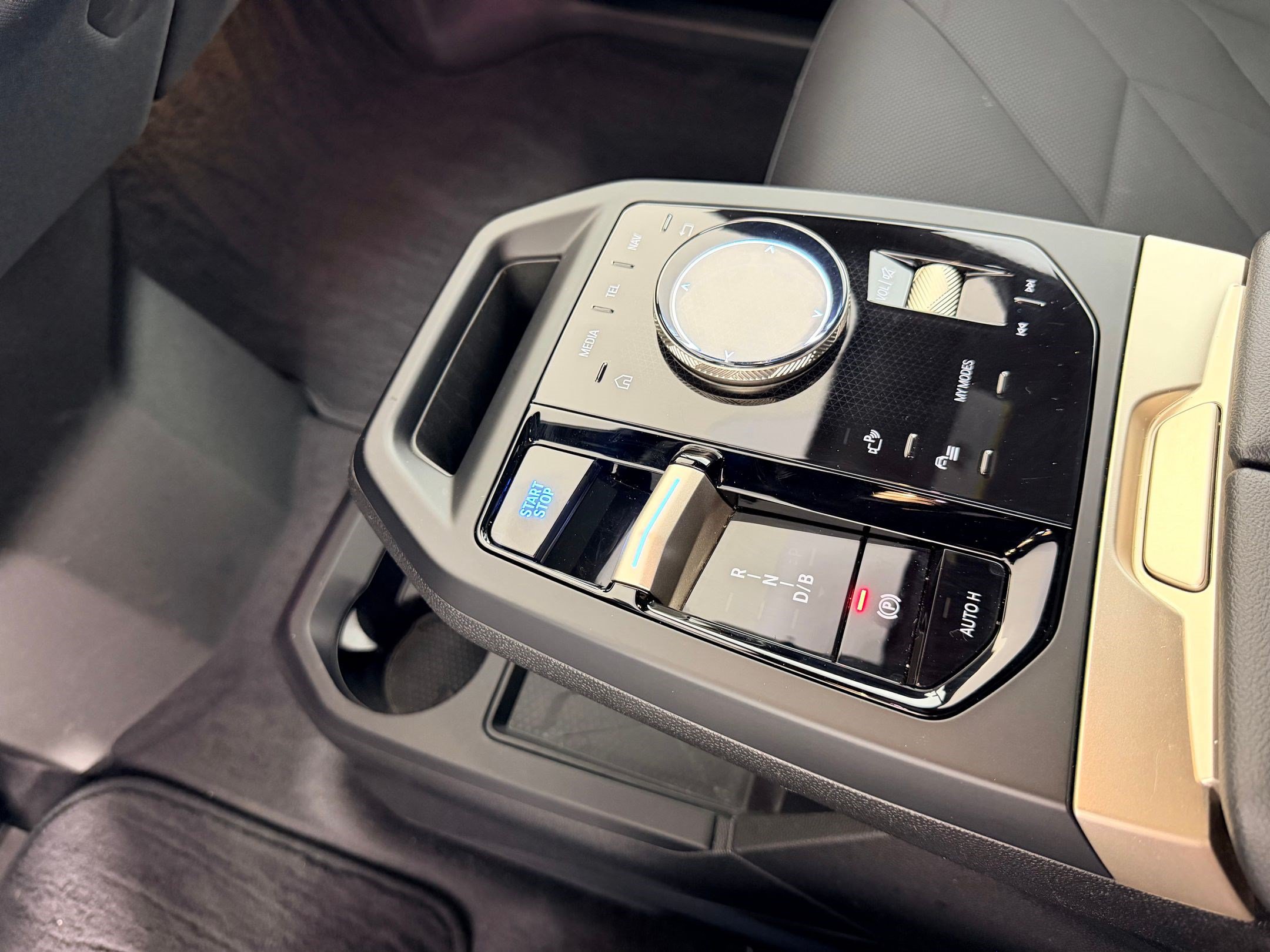 Certified 2023 BMW iX xDrive50 AWD/4WD image 17