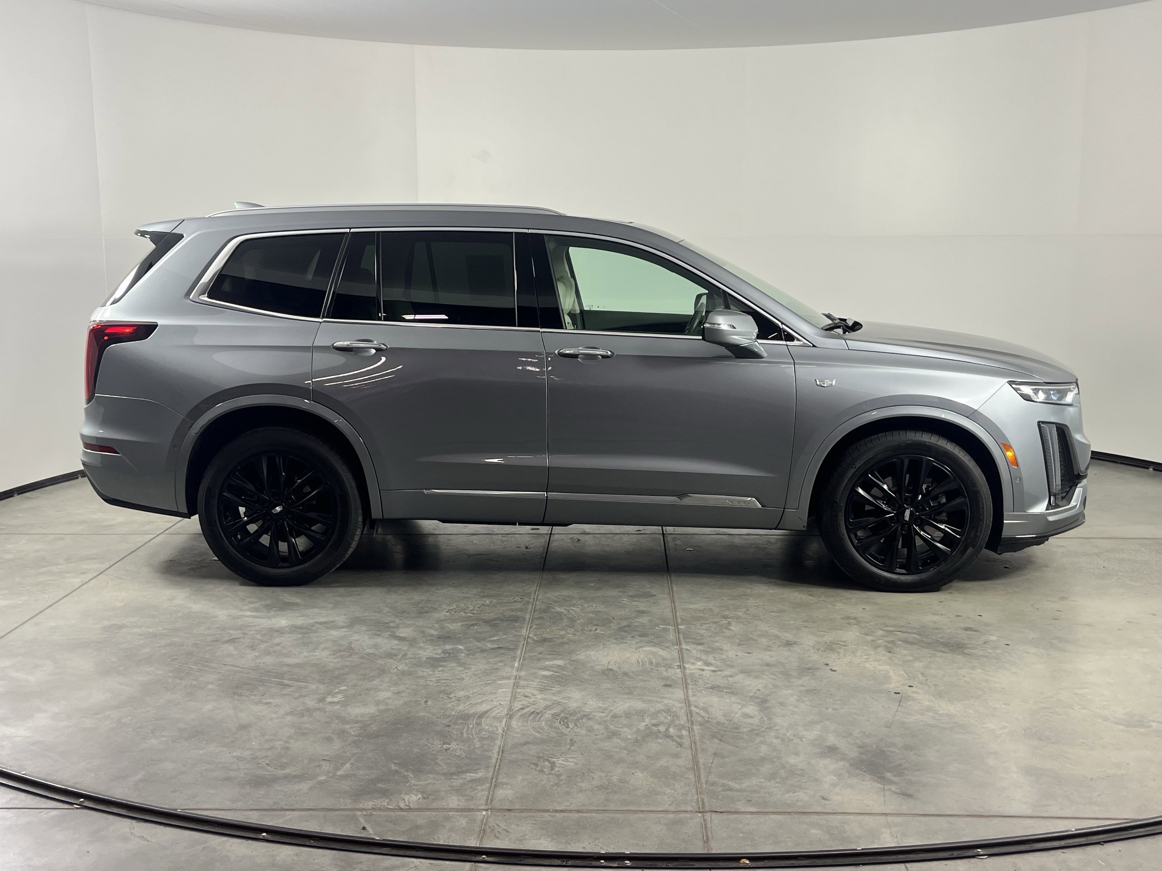 Used 2023 Cadillac XT6 Premium Luxury w/ Technology Package image 45