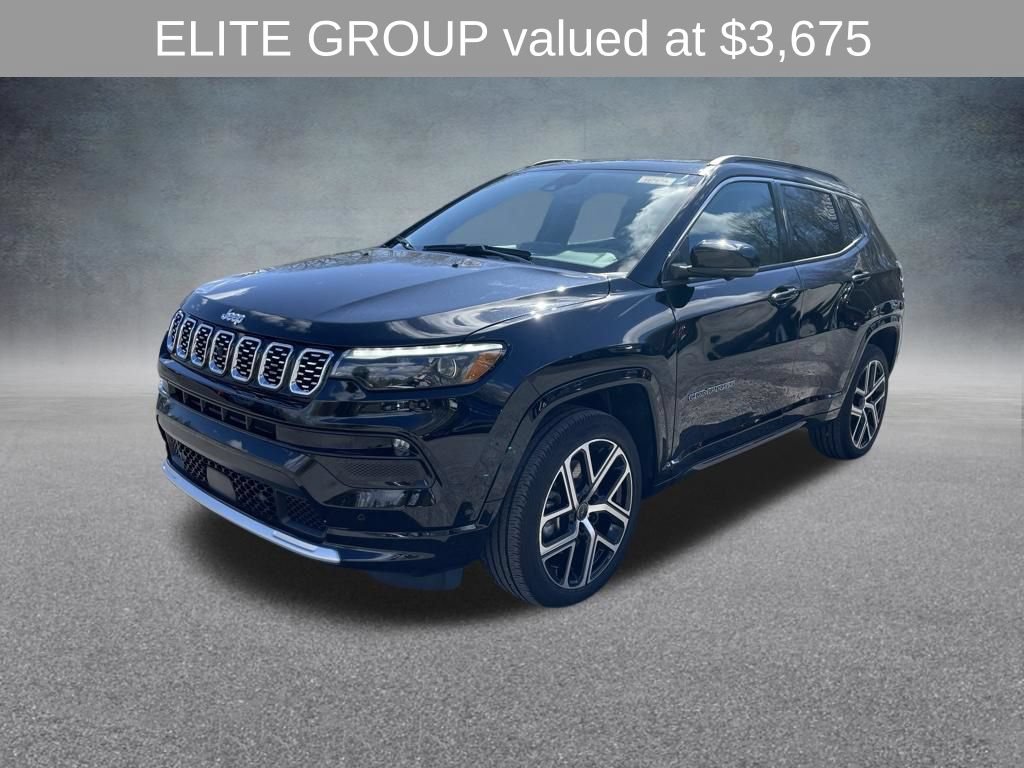 Used 2025 Jeep Compass Limited w/ Elite Group AWD/4WD image 4