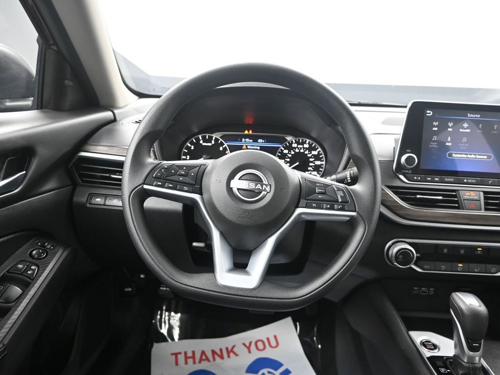 Used 2025 Nissan Altima 2.5 SV image 30