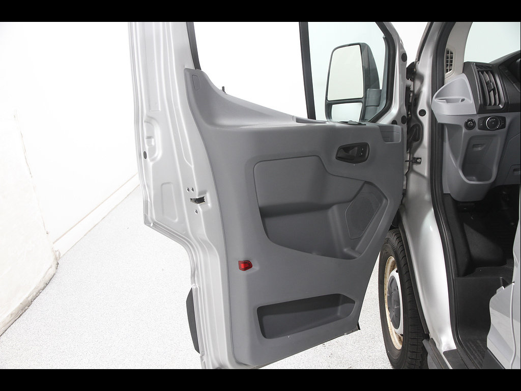 Used 2019 Ford Transit 150 148 Low Roof RWD image 4