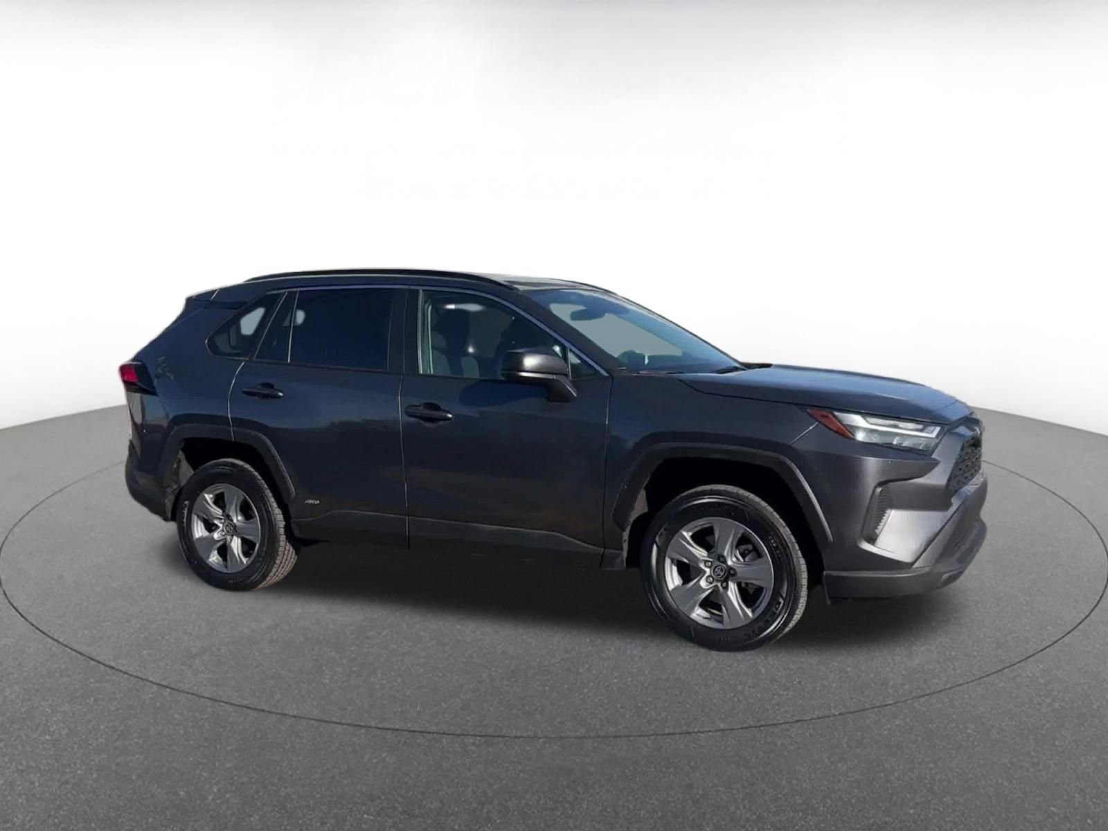 Used 2025 Toyota RAV4 LE video 2