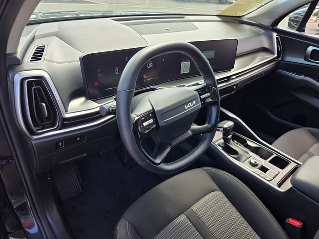 Used 2026 Kia Sorento LX FWD image 9